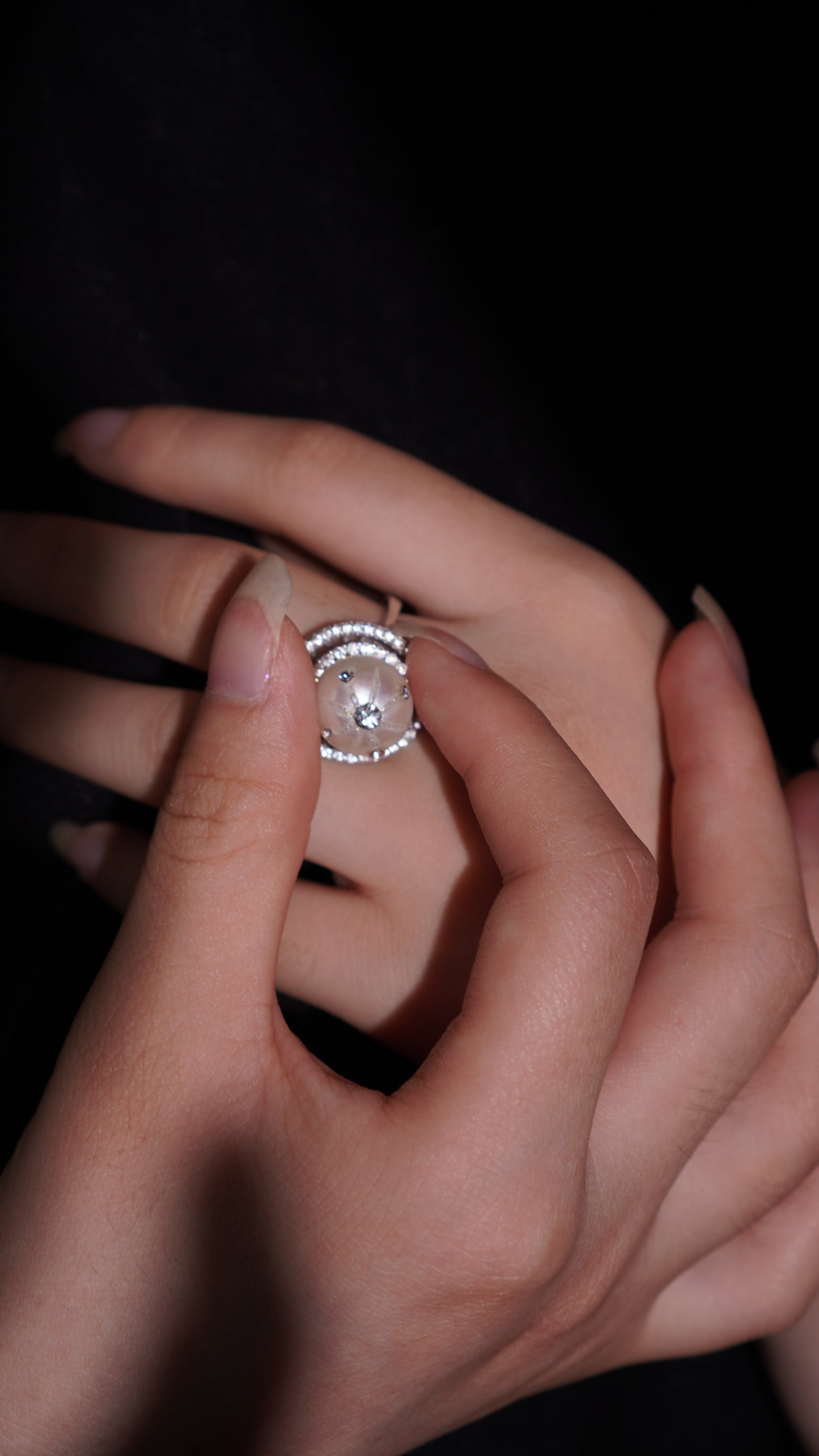 Rotating constellation ring
