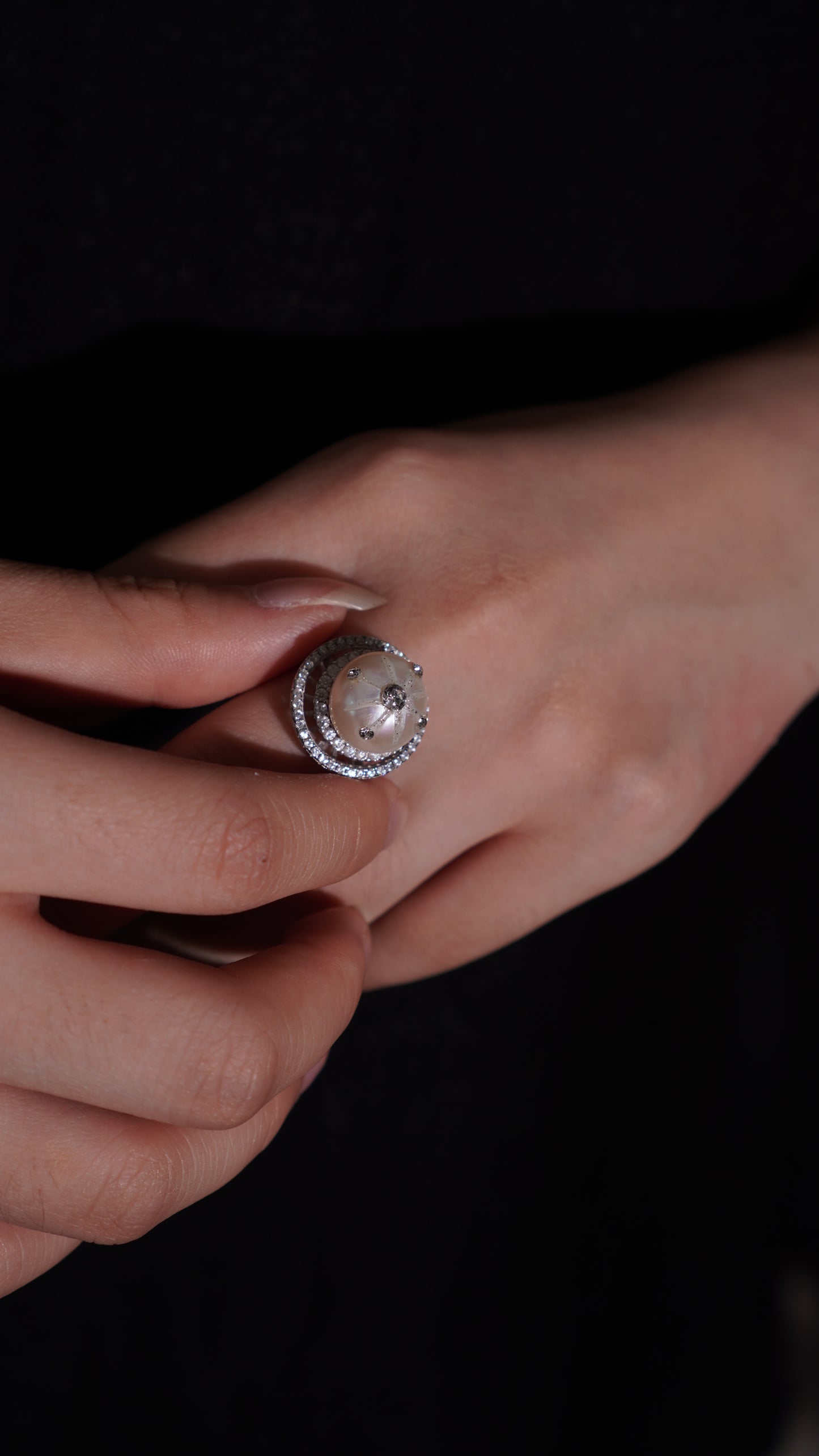 Rotating constellation ring